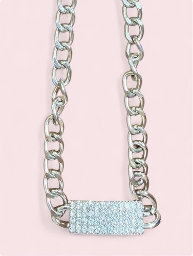Collana con ciondolo - , in