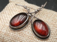 ORECCHINI PENDENTI ETNICI CON CABOCHON AMBRA NATURALE