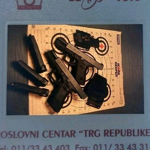 Guns weapons pistols target - guns,