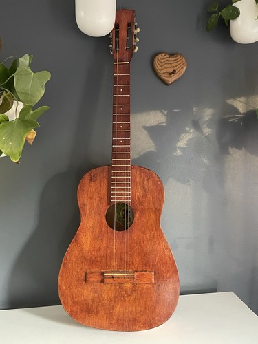 Chitarra acustica classica