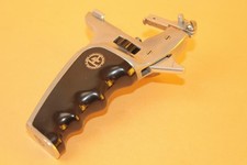 Bolex-Paillard, Impugnatura