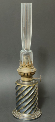 Vecchia lampada petrolio - a,