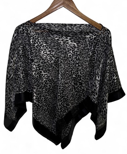 Poncho sciarpa spalle scoperte