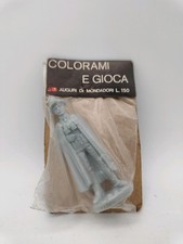 Carabinieri Mantello Colorami e gioca figurini 8 cm da colorare Mondadori