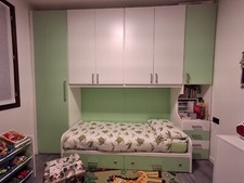 cameretta a ponte usata con letto singolo