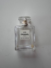 ✨? Boccetta di profumo di Chanel N°5 – Icona di Lusso e Glamour ?✨