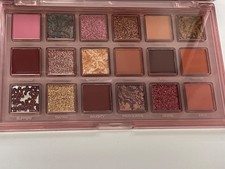 HUDA Beauty Naughty palette
