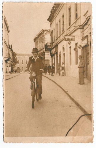Foto epoca uomo che - uomo,