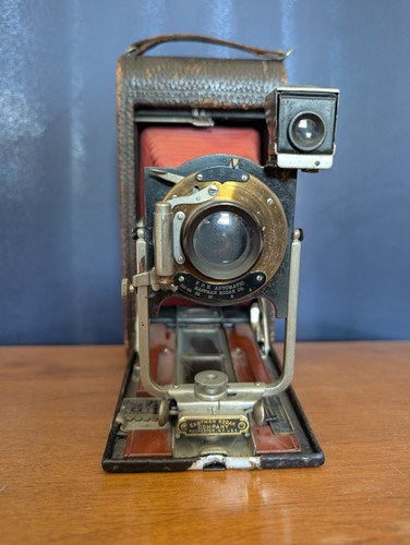 Antica macchina fotografica