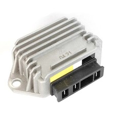 REGOLATORE DI TENSIONE