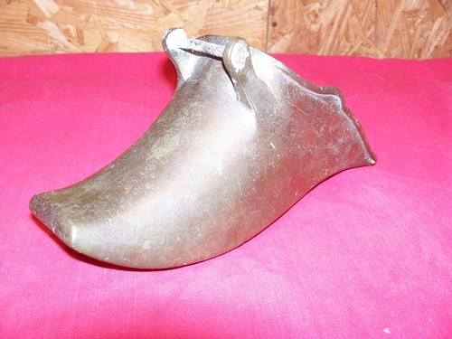 Antica staffa piede - , bronzo