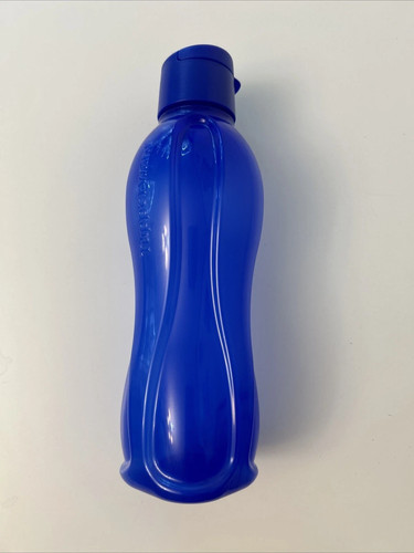 Nuova bottiglia acqua - nuova,