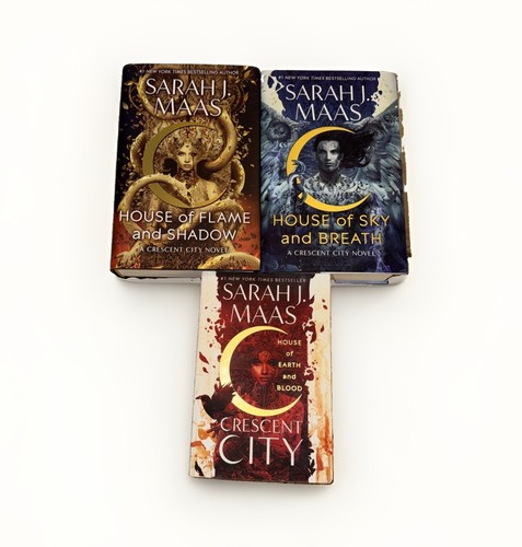 Sarah maas crescent city - sarah,