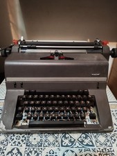Macchina da scrivere vintage Facit