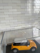 NEW RAY modellino scala 1:43 MINI COOPER GIALLO  CON TETTO BIANCO con vetrinetta