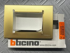 BTICINO LIVING LIGHT PLACCA 3