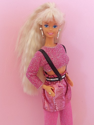 Barbie dance moves - barbie,
