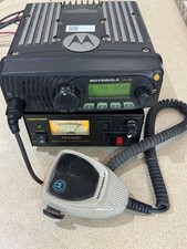 Motorola 700/800 MHz radio UHF XTL 1500 con microfono M28URS9PW1AN leggere descrizione Qnty Avail