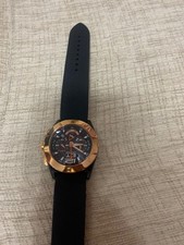 orologio uomo nuovo colore nero ci ghetta in gomma mai usato