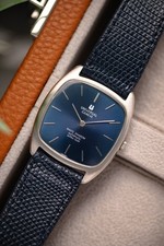 Universal Geneve White Shadow