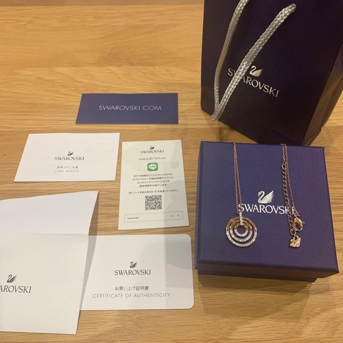 Swarovski - ︎,