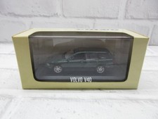 Mini auto 1/43 Volvo V40 verde