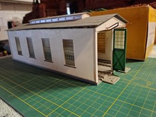 Kleinbahn 532 H0 Deposito Locomotive  Magazzino Plastico Ferroviario Da Sistemar