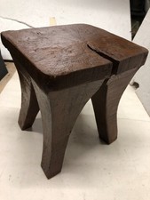 sgabello in legno massiccio