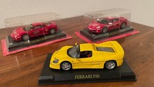 Lotto FERRARI - n.3 modellini in metallo - 1/43 - T25022501