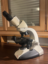 microscopio binoculare LEICA DME