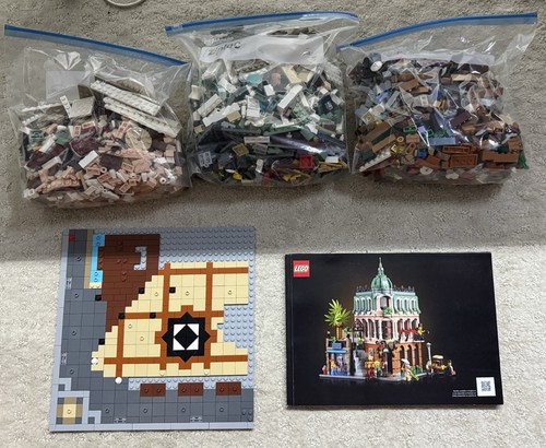 Lego icons boutique hotel - icons:,