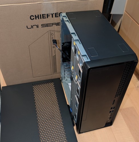 Case chieftec 10b - bs-10b-300, con