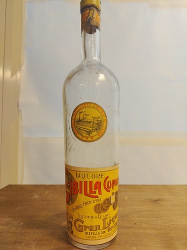 Antica bottiglia vuota liquore