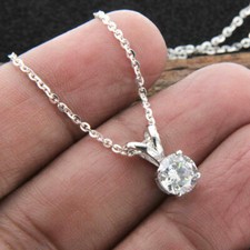Collana con ciondolo solitario