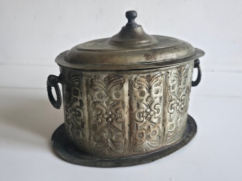 Originale scatola porta spezie