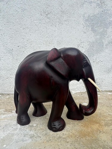 Statua elefante selvatico