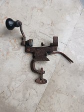 Pressa orlatrice per cartucce