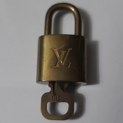 Louis vuitton logo tono - louis, lv