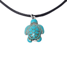 Collana nera con ciondolo