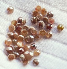 Diamante a forma tonda sfusa