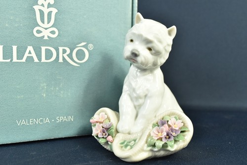 Personaggio giocoso lladro - giocoso,