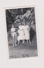Snapshot argentique la Bresse 1953 quatre femmes identifées dos Thomas Prétin