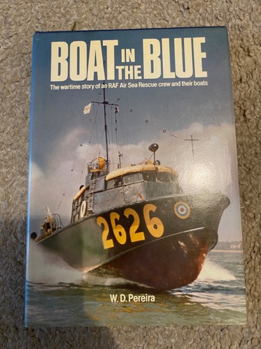 Boat the blue - in,