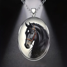 Collana con ciondolo animale