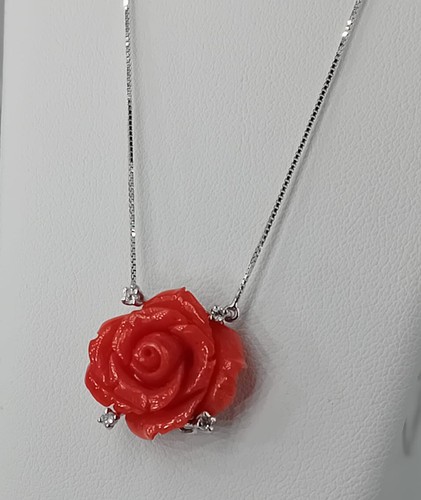 Collana rosa corallo con - rosa,