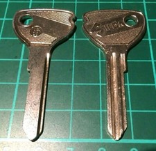 Opel d'epoca anni 60-70, chiave grezza Silca YM10, profilo Ymos 7 1-250