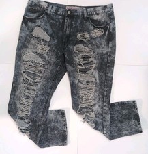 Jeans distrutti lavati con