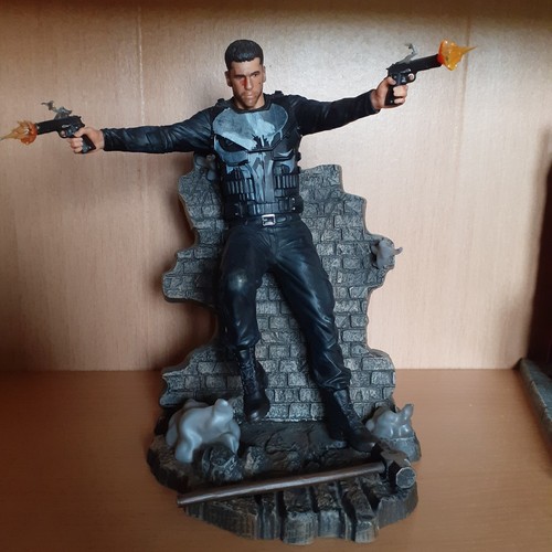 The punisher statuette - punisher, marvel