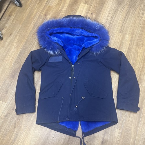 Parka blu navy ispirato - , a