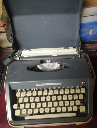 Macchina scrivere da - da,
